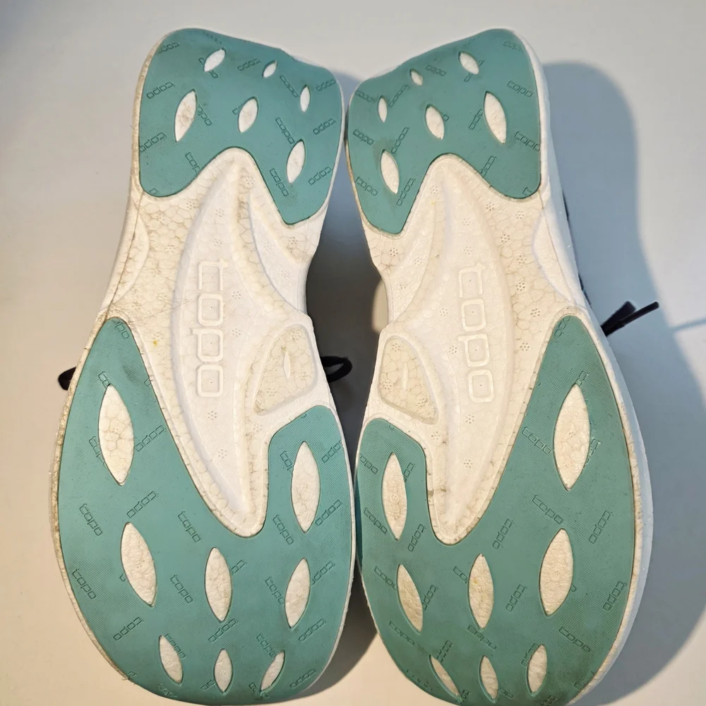 Women's Topo Athletic Cyclone Road Shoes Sz 10 Great Condition! - Picture 5 of 7
